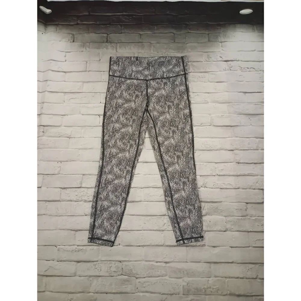 Black & white leggings